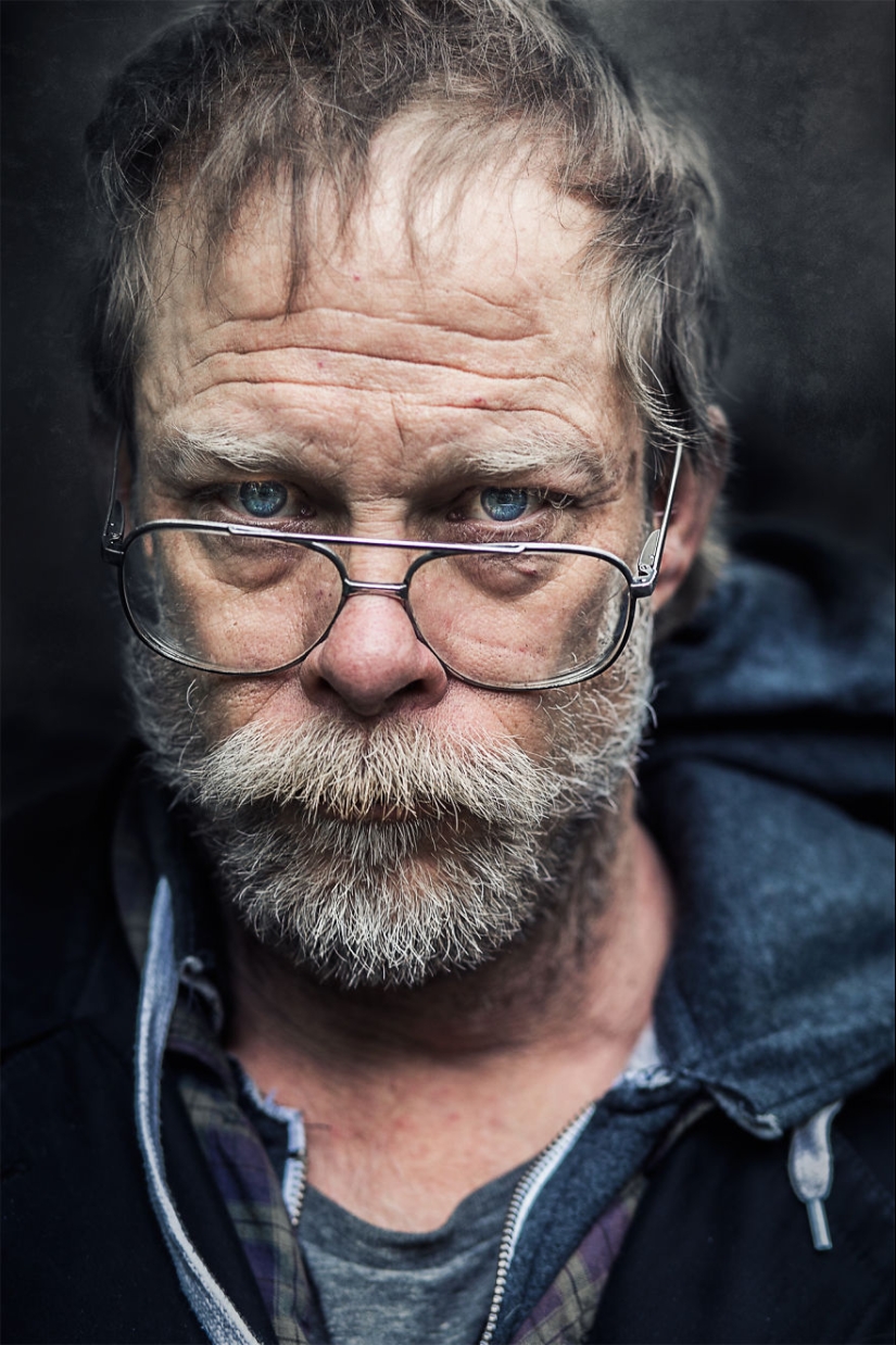 They also have a soul: photographer takes portraits of homeless people