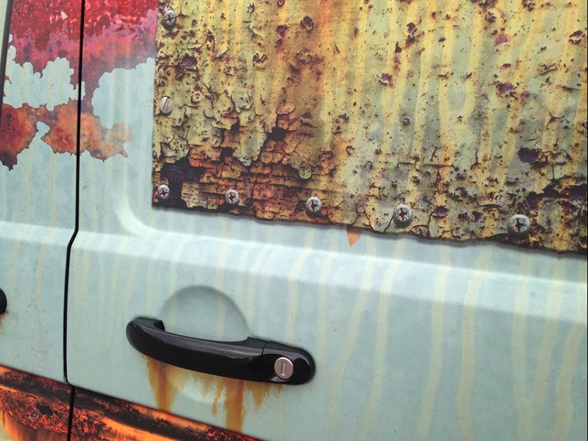They definitely won&#39;t be stolen: original camouflage that will protect the car from thieves