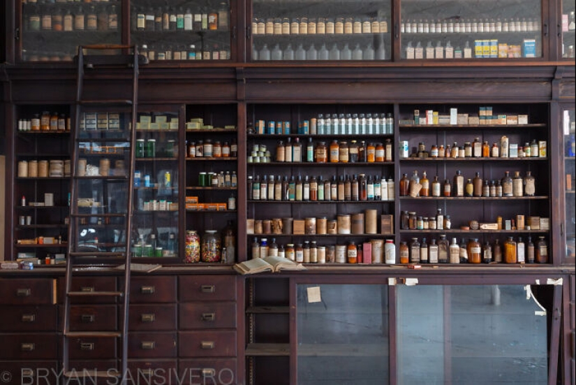 This Forgotten Pharmacy Is A Time Capsule From The Past