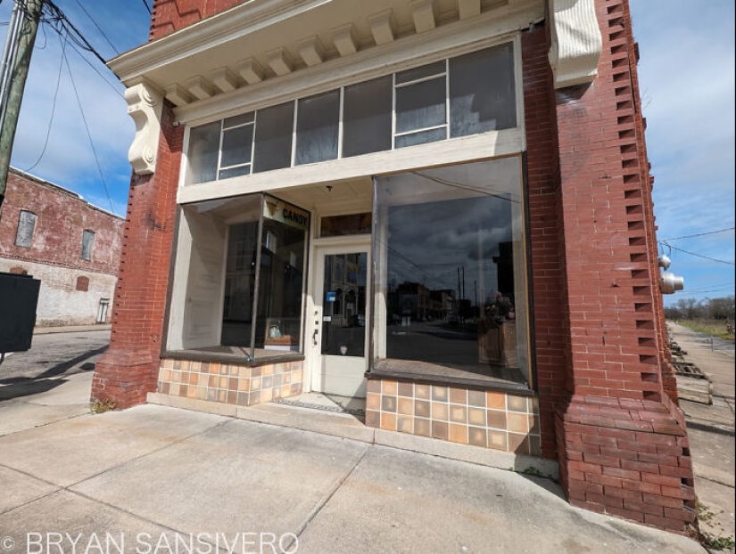 This Forgotten Pharmacy Is A Time Capsule From The Past