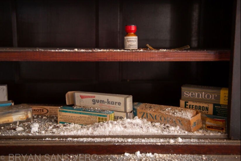 This Forgotten Pharmacy Is A Time Capsule From The Past