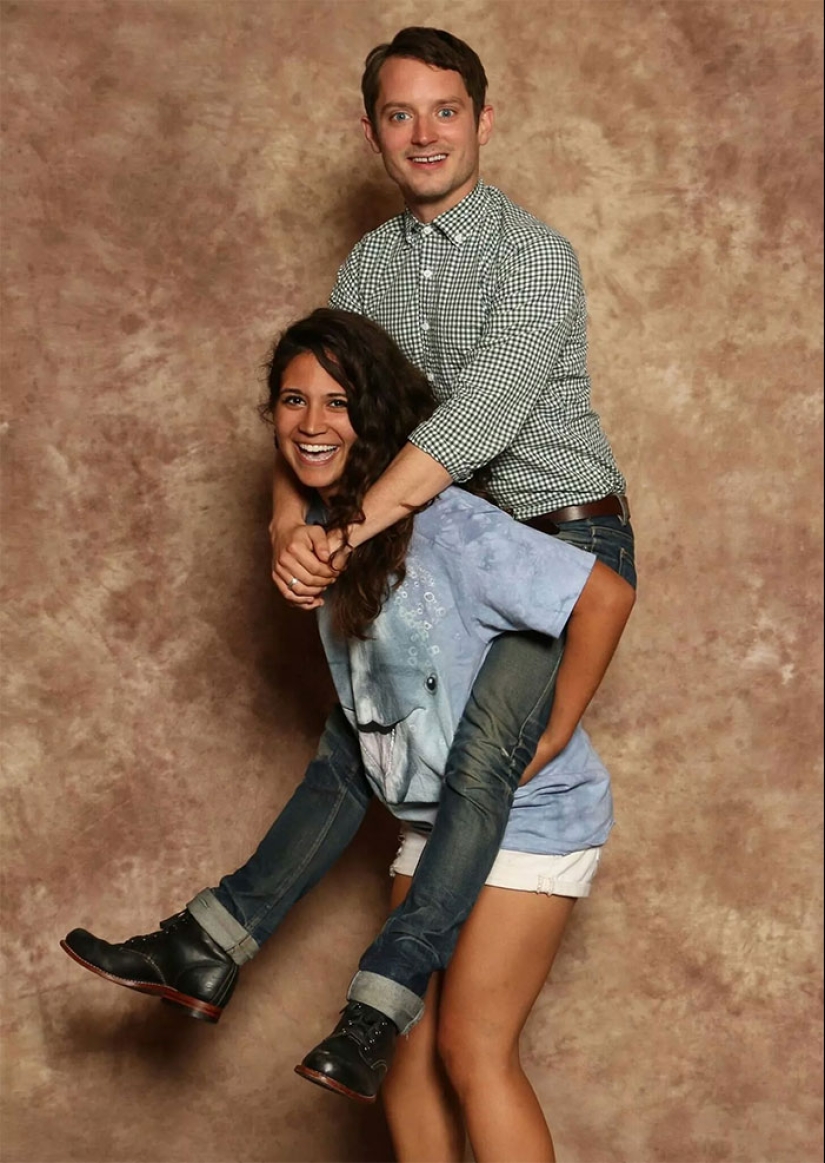 This Guy Won't Send You to Mordor: Elijah Wood is a master of soulful selfies with Fans