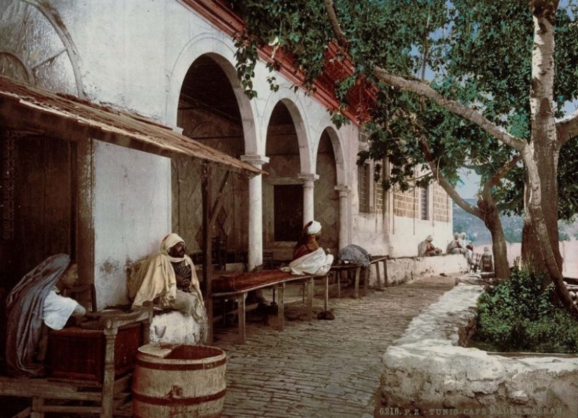 Túnez de finales del siglo 19 en viejas postales de colores