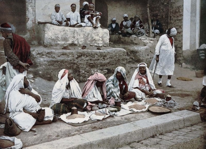 Túnez de finales del siglo 19 en viejas postales de colores