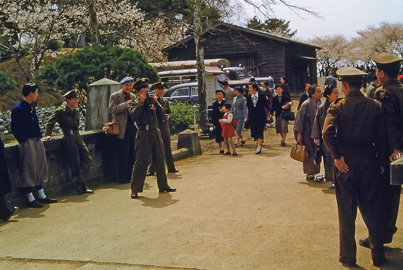Tokyo of the 1950s in color images