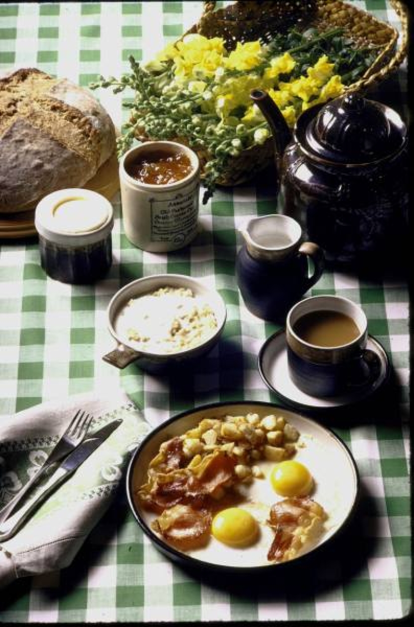 Traditional breakfasts from different countries of the world according to LIFE