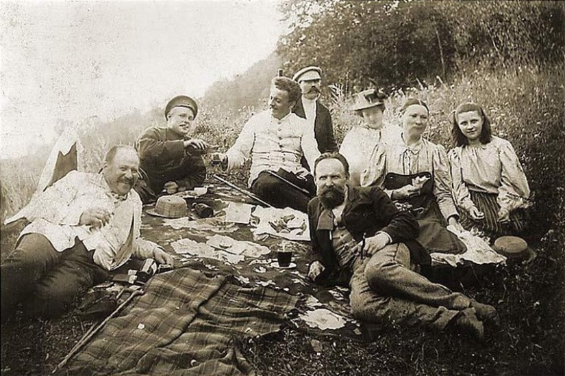 Traditions of the Russian feast: 10 stacks on the staff