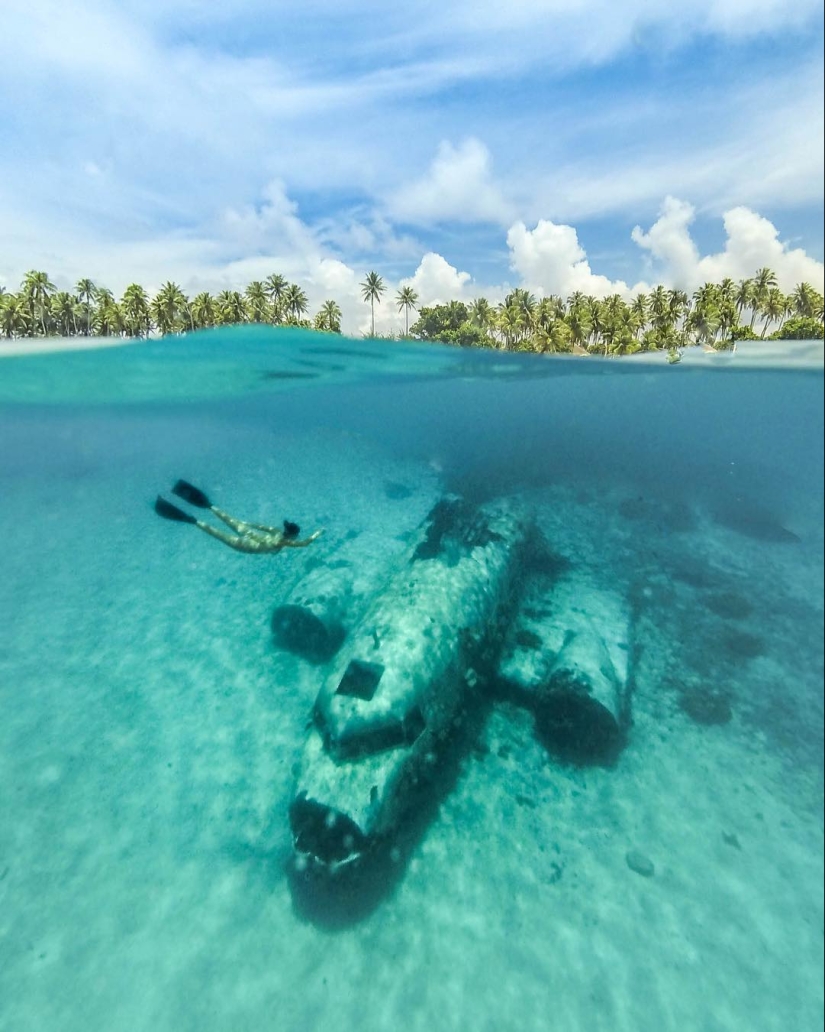 Tropical Paradise: Micronesia and the Marshall Islands in pictures by Robert Michael Poole