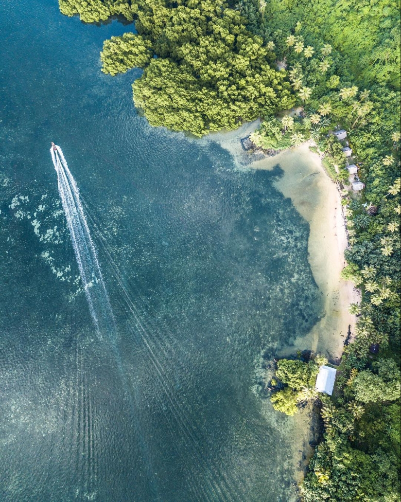 Tropical Paradise: Micronesia and the Marshall Islands in pictures by Robert Michael Poole