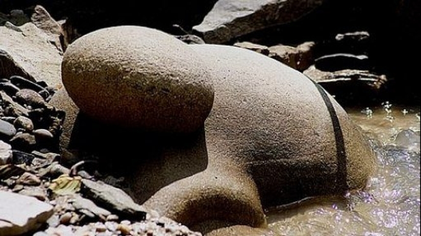 Trovanti — amazing "living stones" of Romania, which scientists stumped