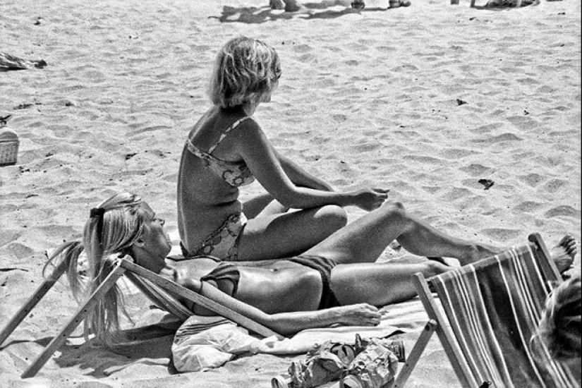 Un día en una playa de California en agosto de 1970