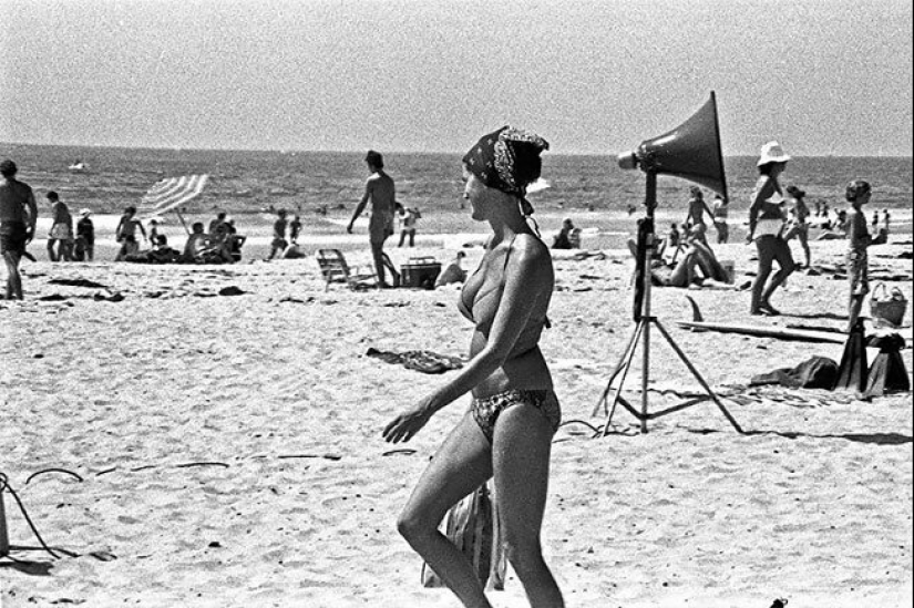 Un día en una playa de California en agosto de 1970