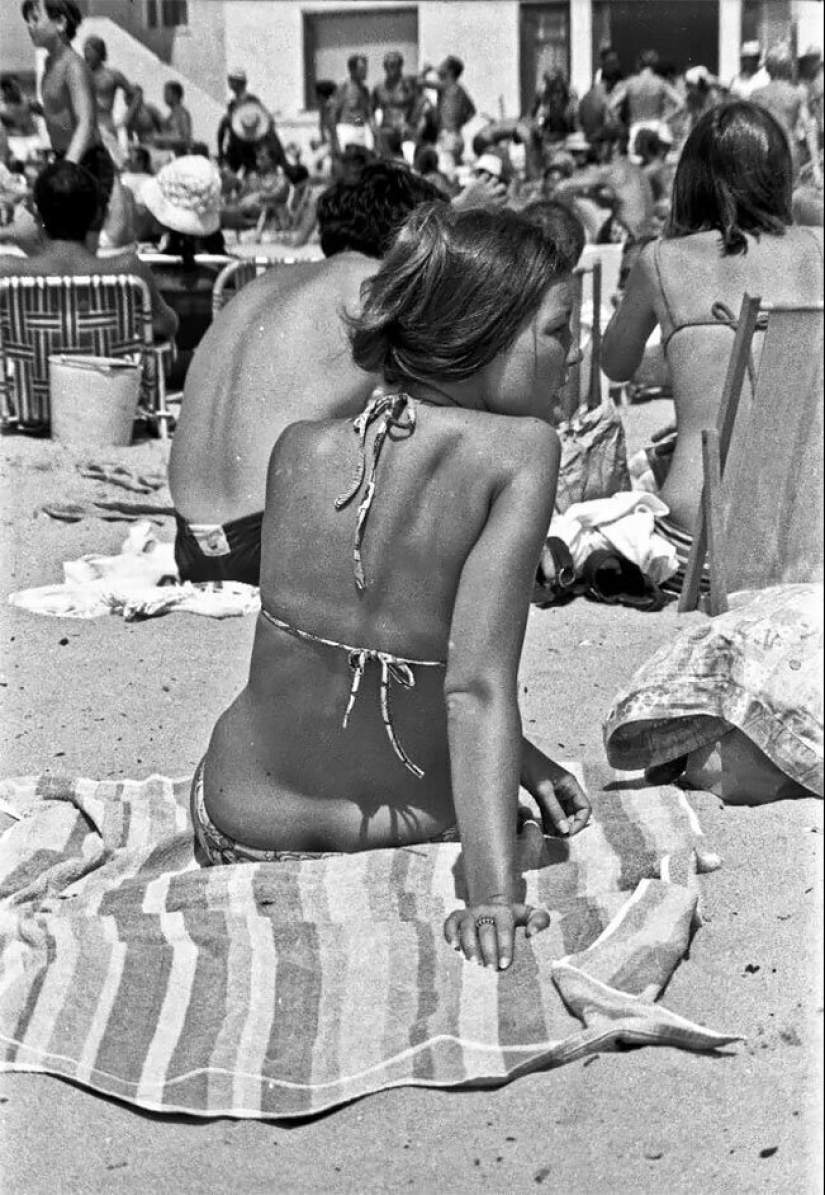 Un día en una playa de California en agosto de 1970