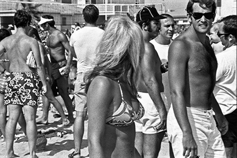 Un día en una playa de California en agosto de 1970