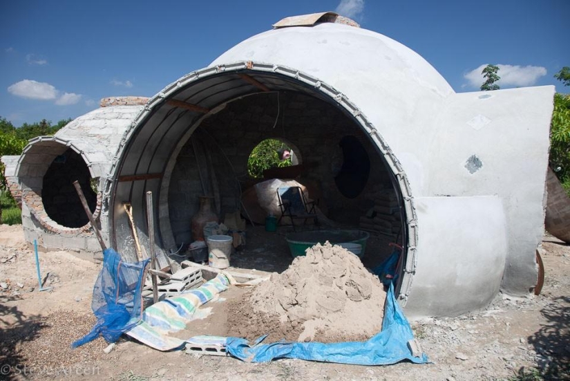 Un hombre construyó la casa de sus sueños en un mes y medio, gastando solo 9 9,000