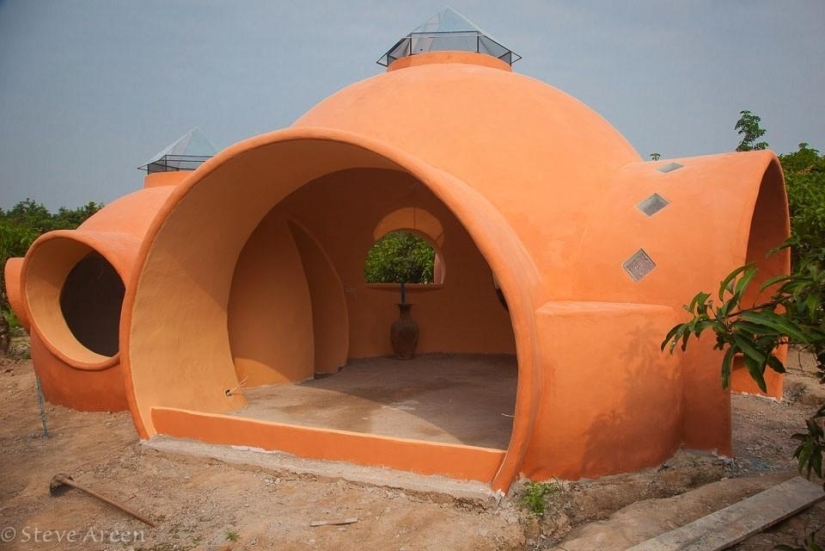 Un hombre construyó la casa de sus sueños en un mes y medio, gastando solo 9 9,000