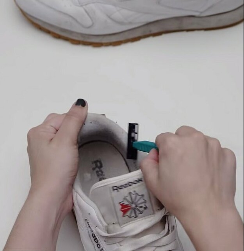Una manera fácil de restaurar las zapatillas a su blancura anterior en cuestión de minutos