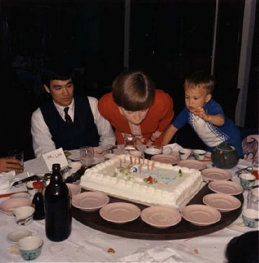 Unknown photos of Bruce Lee from the family archive