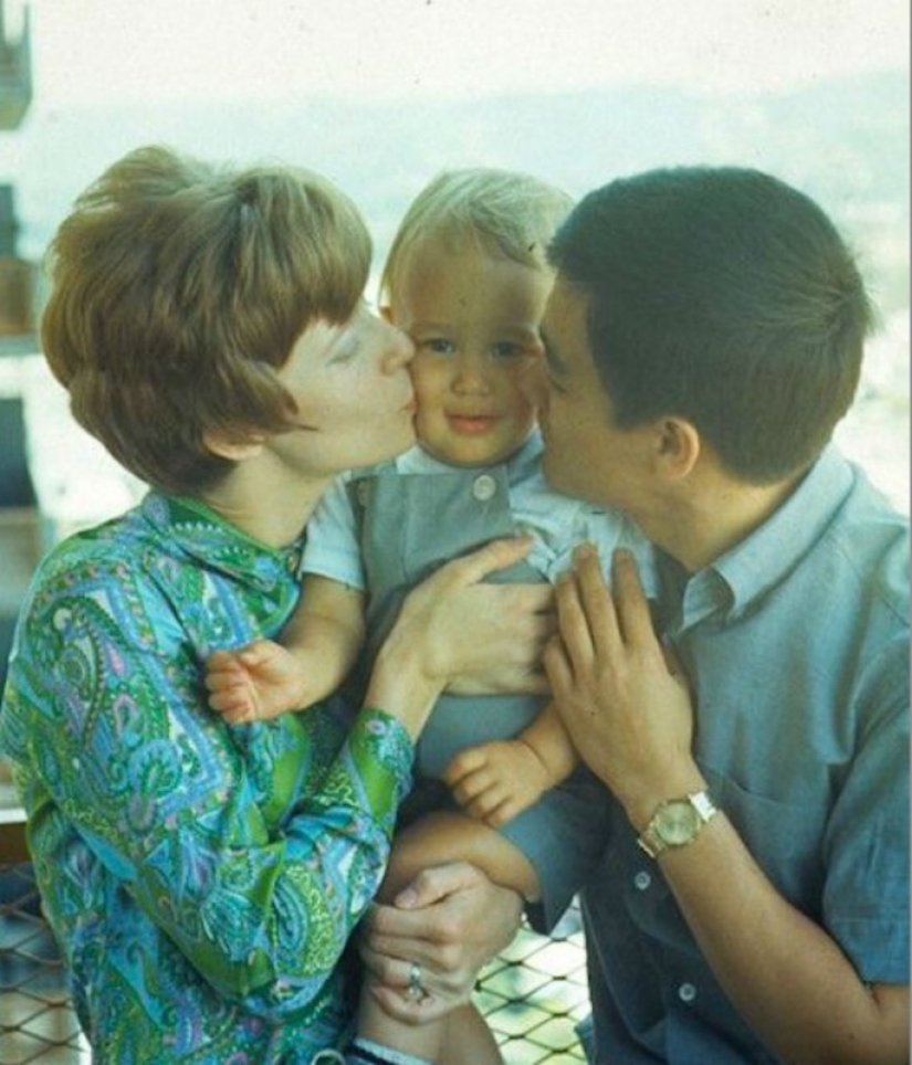 Unknown photos of Bruce Lee from the family archive