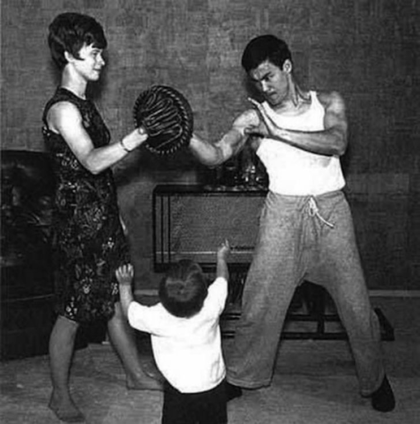 Unknown photos of Bruce Lee from the family archive