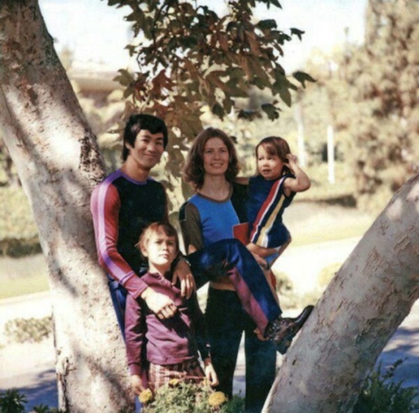 Unknown photos of Bruce Lee from the family archive