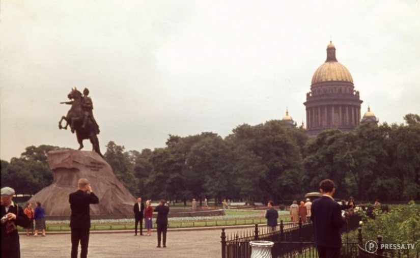 USSR in color: photographs of streets of Leningrad in the 1960s of the year