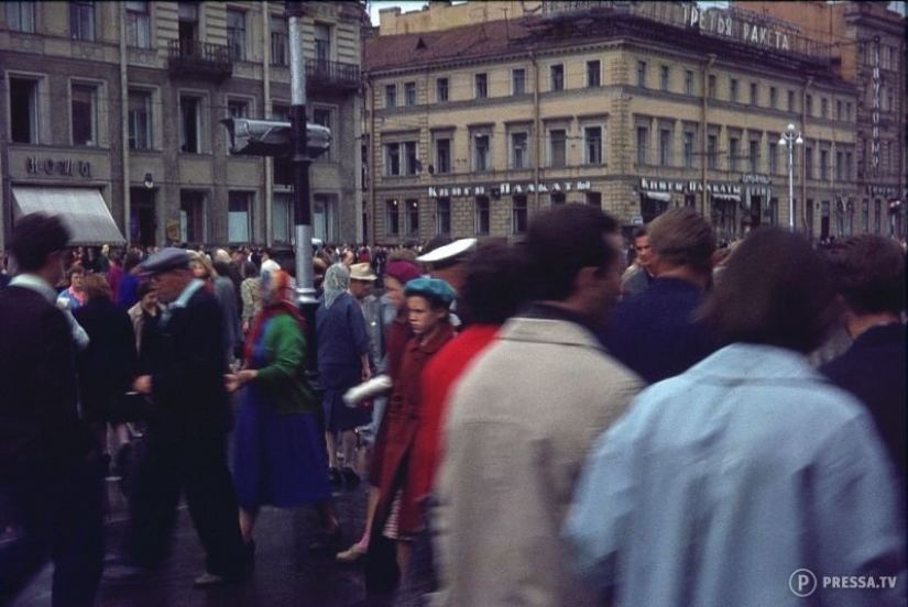 USSR in color: photographs of streets of Leningrad in the 1960s of the year