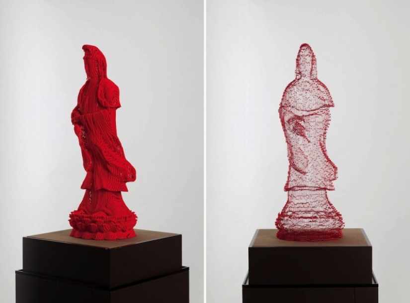 Varias capas de papel de las esculturas que están en un cierto ángulo se vuelven casi invisibles