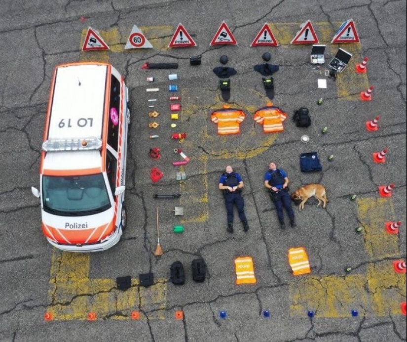 Vehículos de rescate, médicos, bomberos y sus contenidos