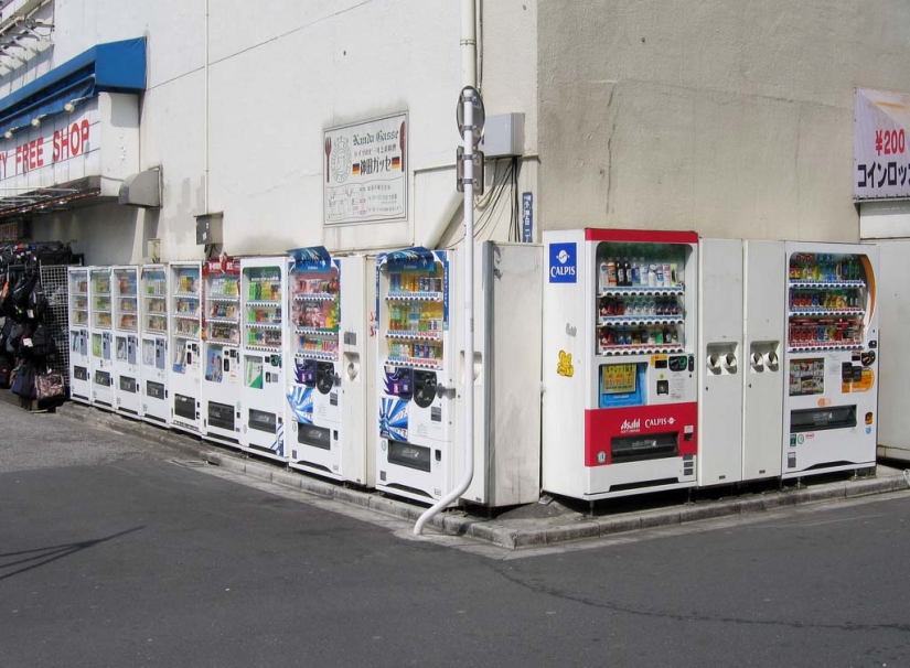 Vending machines in Japan