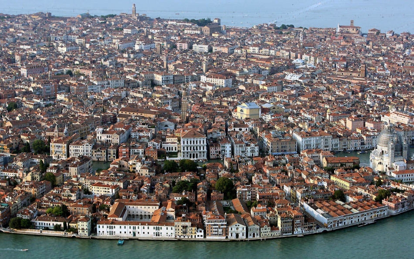 Venice from a bird&#39;s eye view