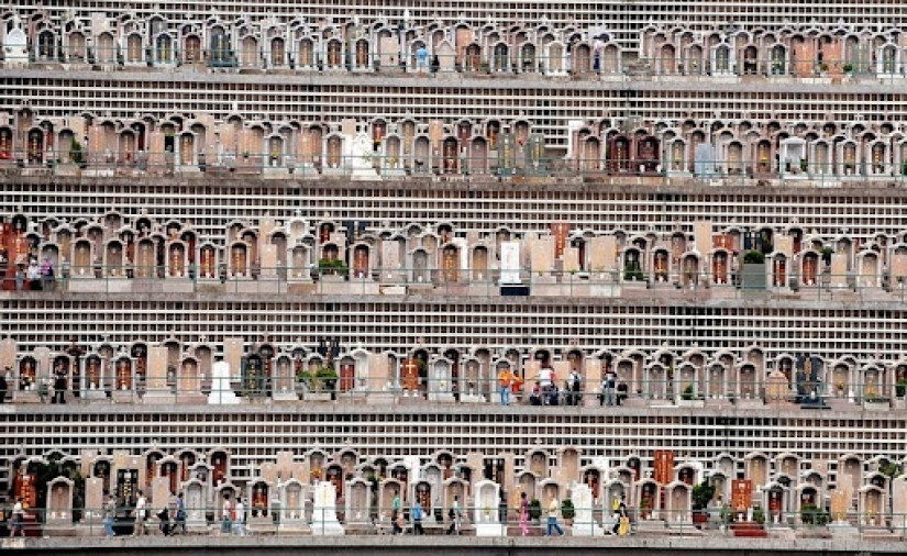 Vertical cemetery in Hong Kong — when overpopulation affects not only the living