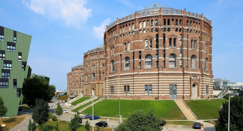 Vienna gasometers: structures of the past that have become the embodiment of the future