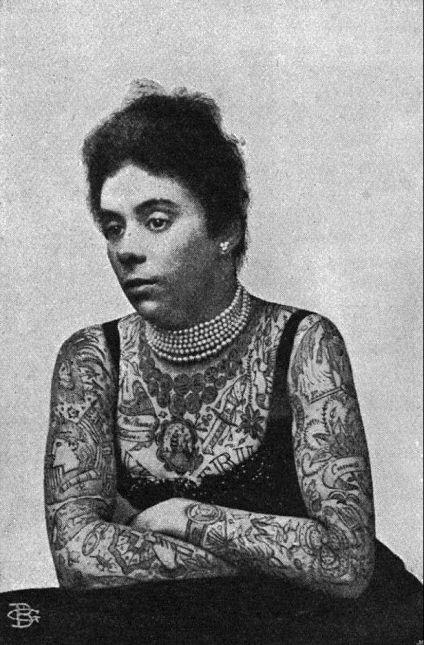 Vintage portraits of tattooed women