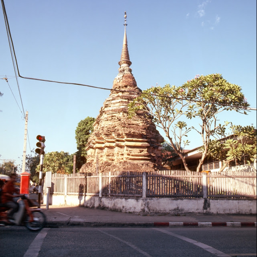 Vivid pictures of everyday life in Thailand in the 1970s