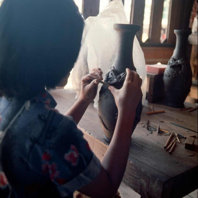 Vivid pictures of everyday life in Thailand in the 1970s