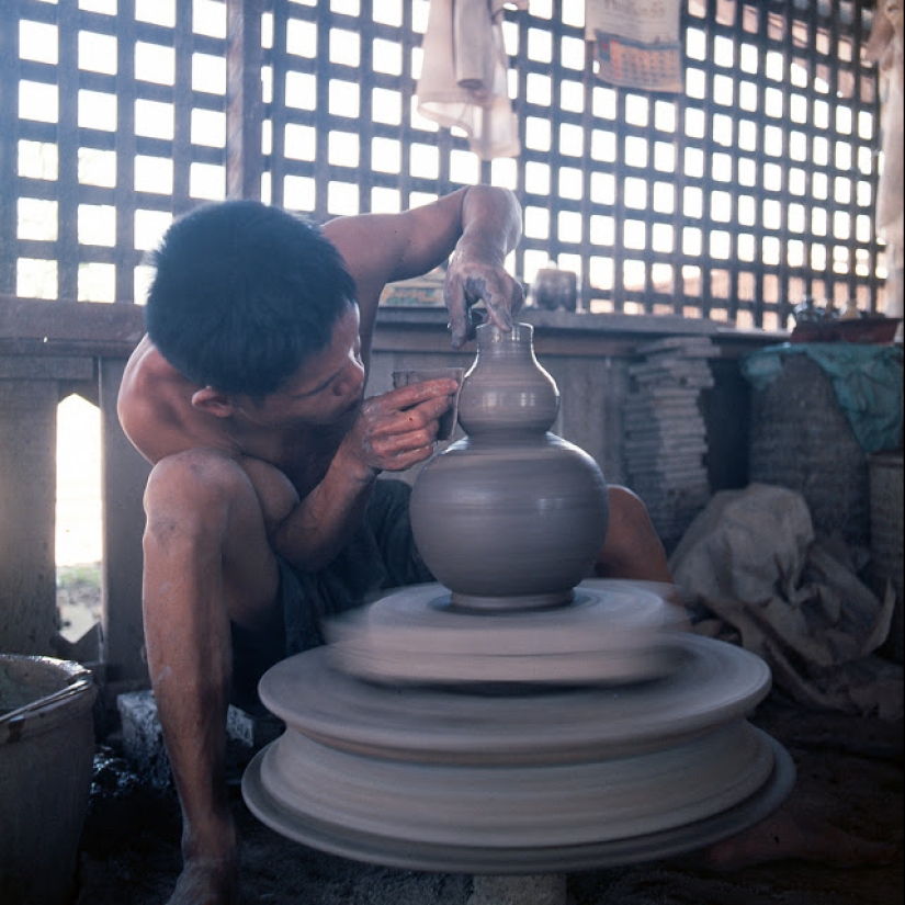 Vivid pictures of everyday life in Thailand in the 1970s