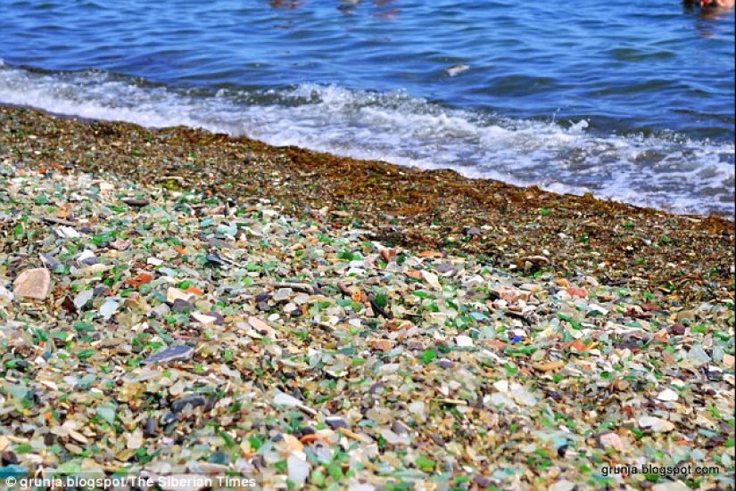 "Vodka" beach in Primorye-from a dump of bottles to a tourist attraction