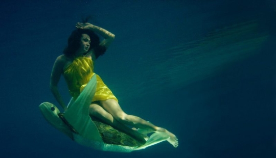 Volando bajo el agua en las maravillosas obras fotográficas de Katerina Bodrunova