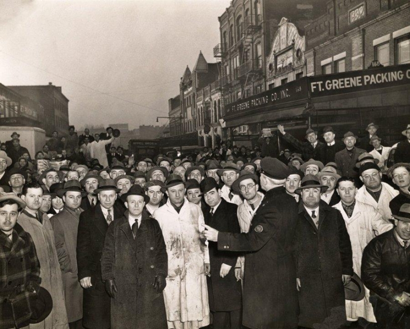 Weegee es un fotógrafo inquieto que ha estado en todas partes y en todas partes