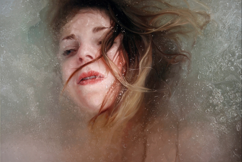 Wet girls in sensual paintings by artist Alissa Monks