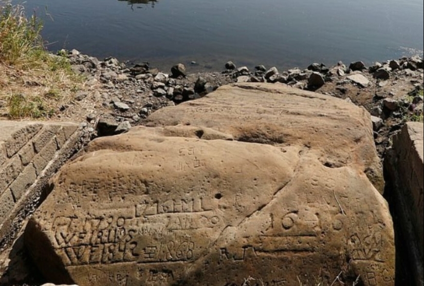 What are "hungry stones" and why did people cry when they saw them