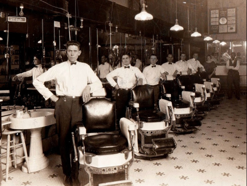 What did barbershops look like in the late XIX - early XX century