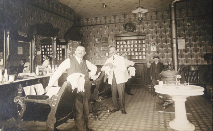 What did barbershops look like in the late XIX - early XX century