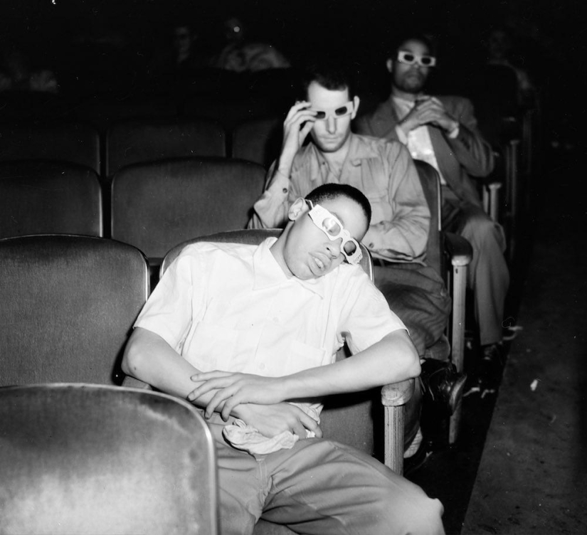 What did the audience do in New York cinemas in the 1940s