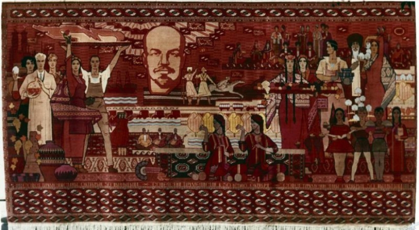 What did the psychedelic ornaments of Soviet carpets mean