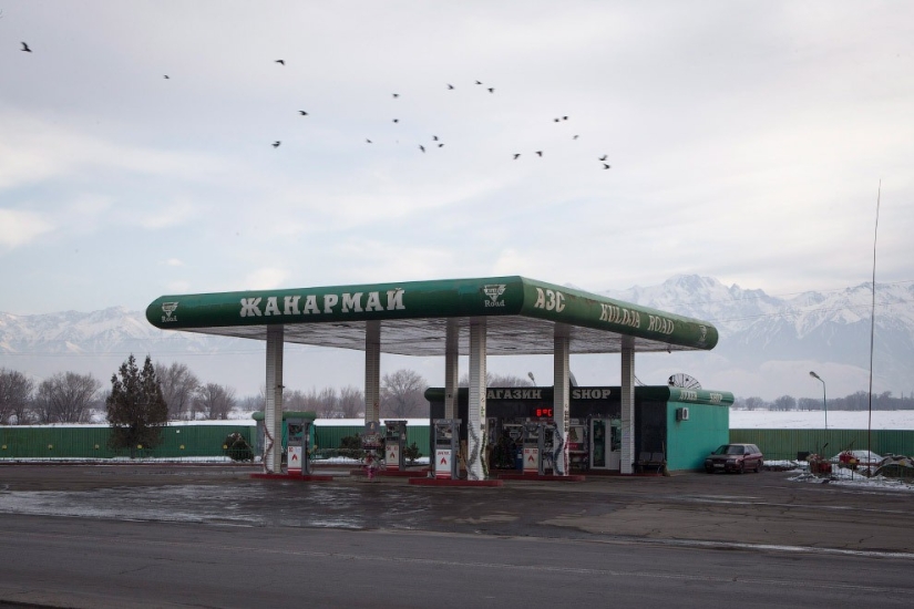 What do gas stations look like in different countries of the world