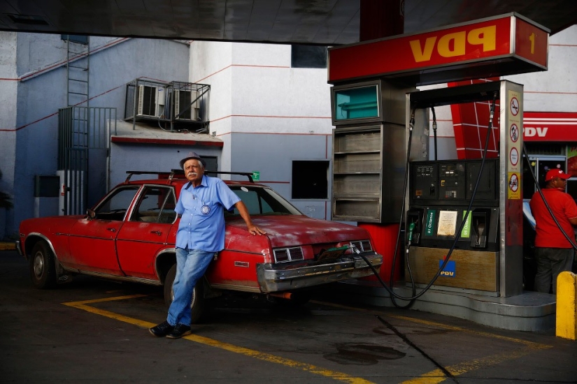 What do gas stations look like in different countries of the world