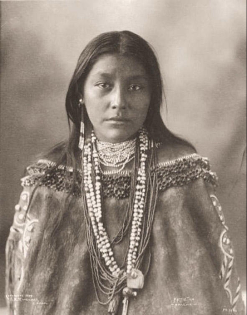 What do North American Indian women look like