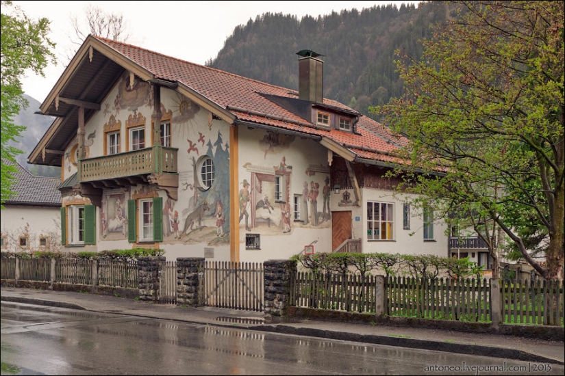 What does a painted Alpine village look like